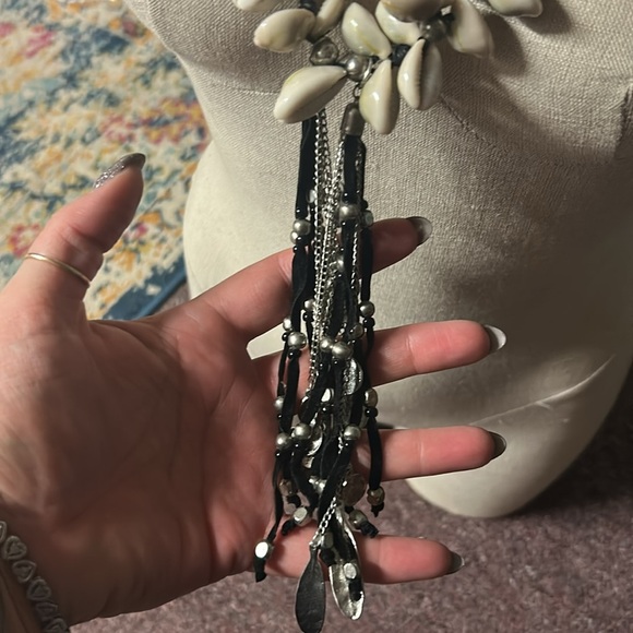 MIA COLLECTION Black Macrame and Shell Necklace with silver accents - Picture 3 of 4